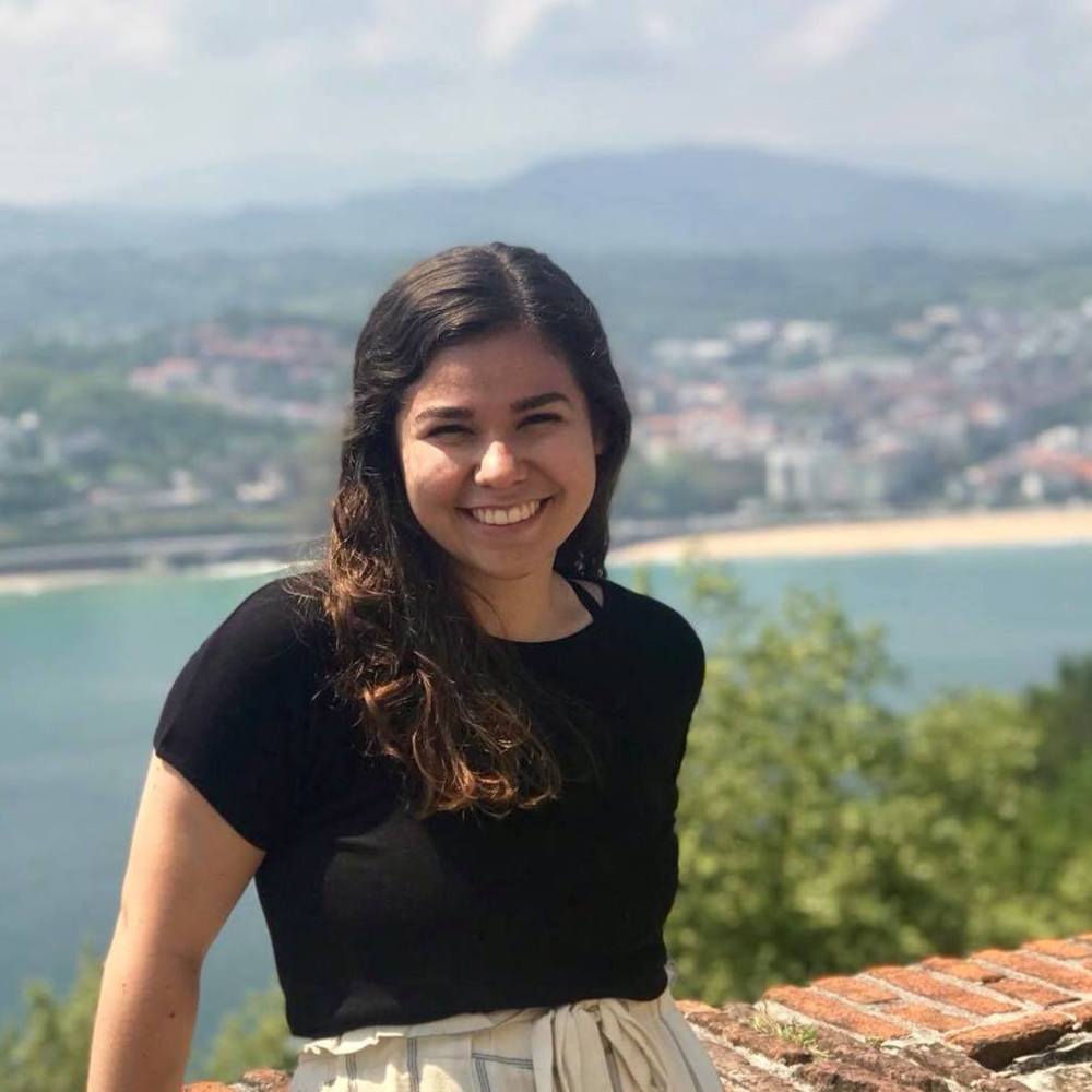 Meet your Posher, Gabriela